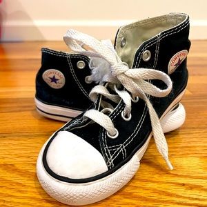 Chuck Taylor All Star Classic
TODDLER HIGH TOP BLACK SHOE
